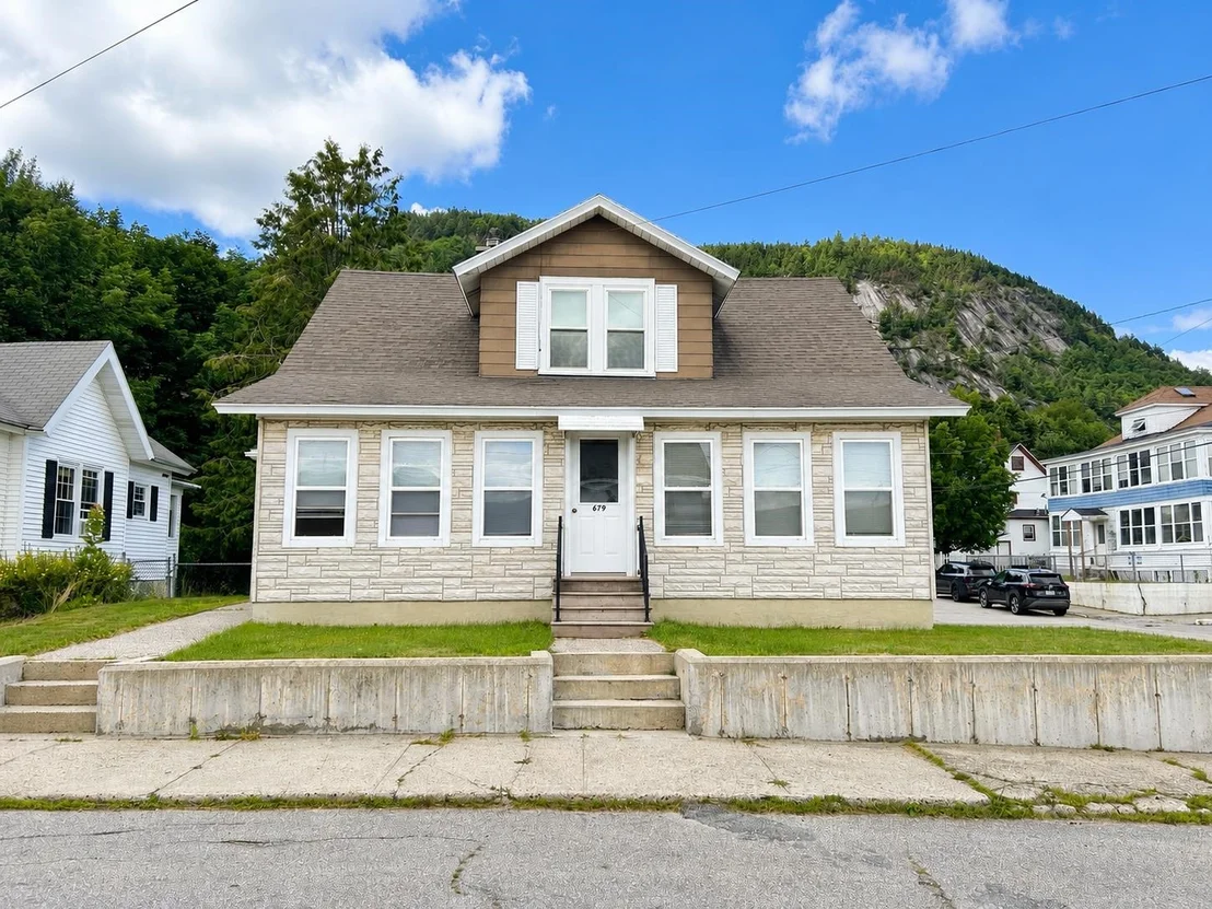Photo of 679 Third