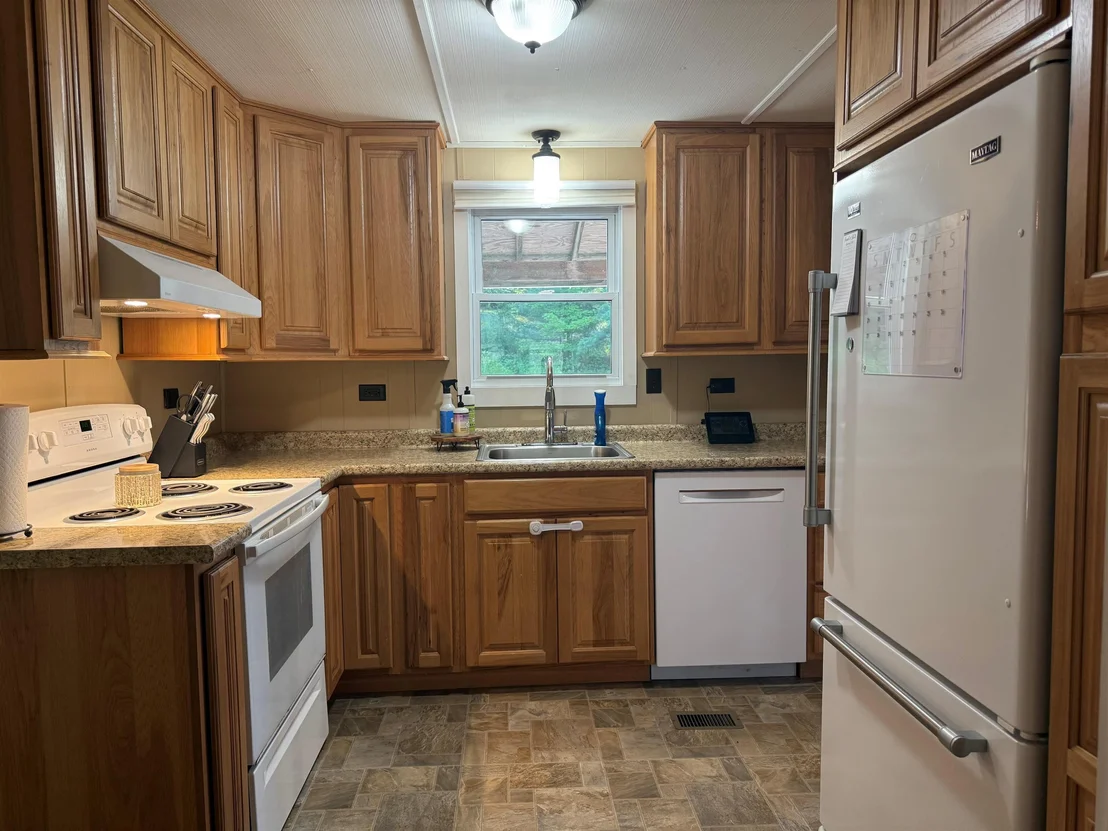 Photo of 677 Prouty
