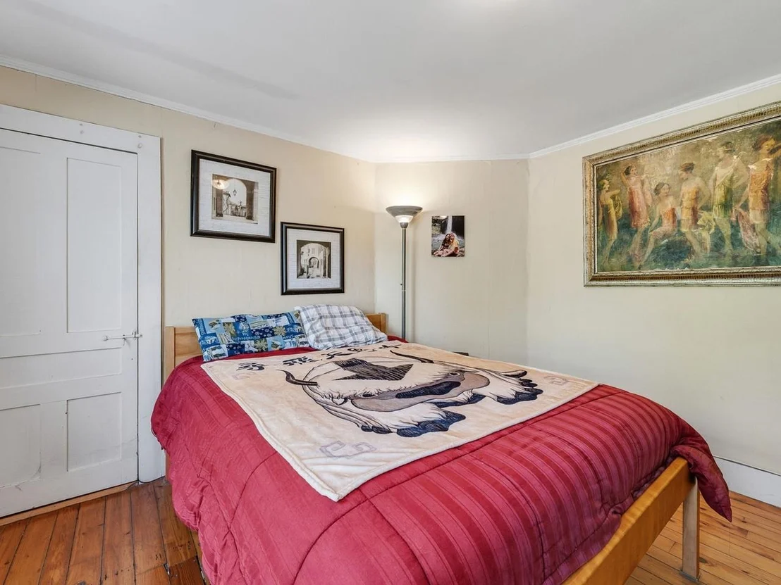 Photo of 609 Common