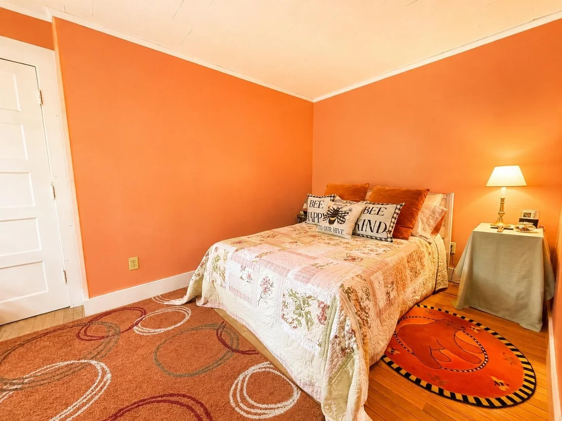 Photo of 212 Thrall