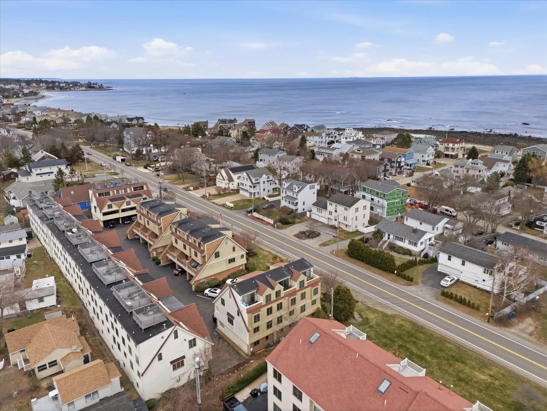 Photo of Unit 8 at 989 Ocean