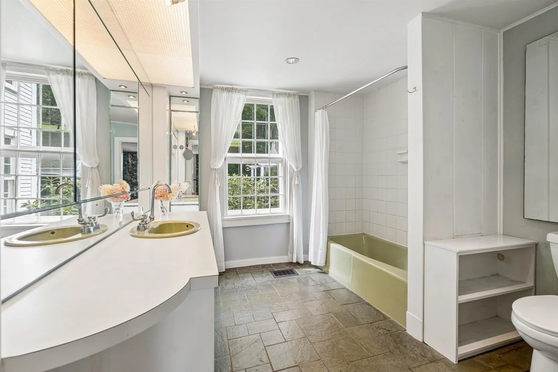 Photo of 408 Ridge