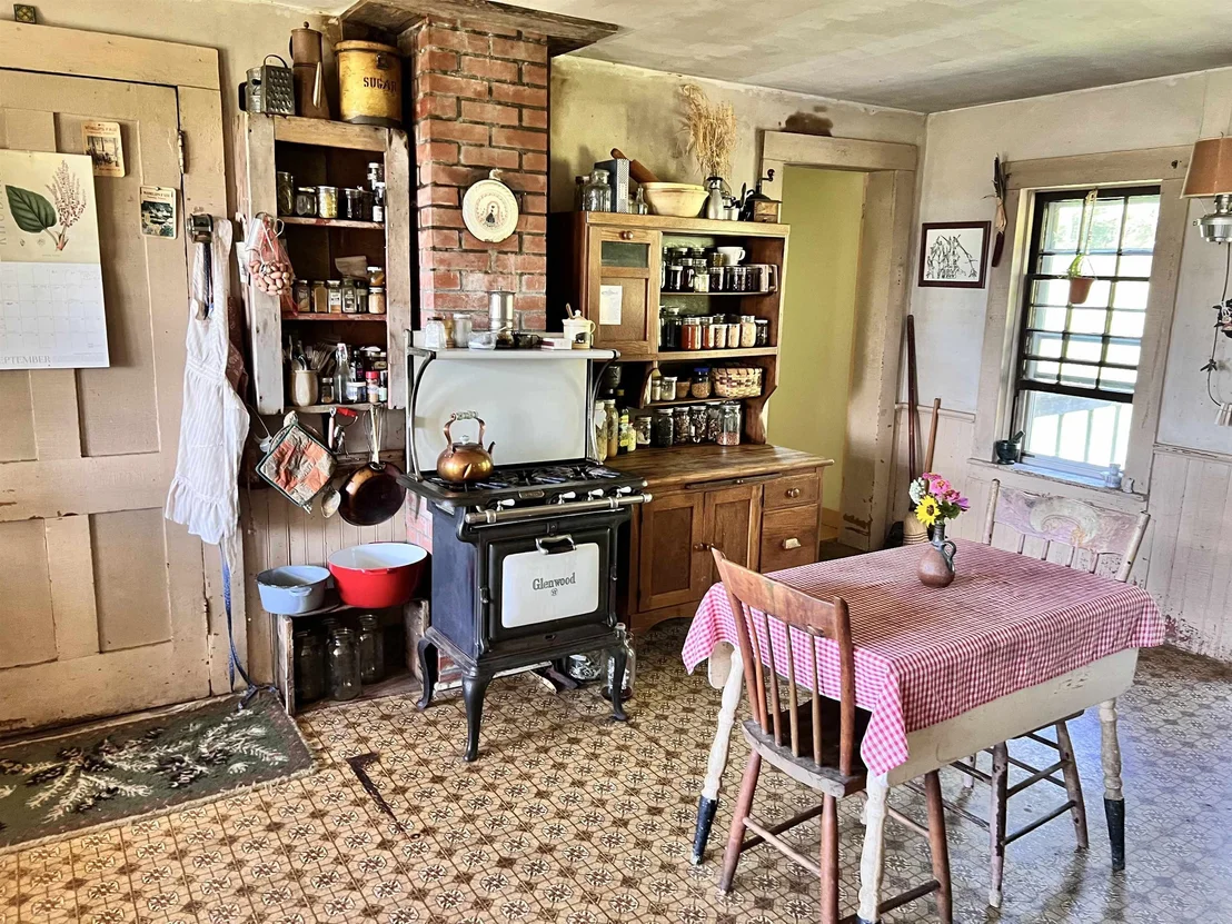 Photo of 575 Somers