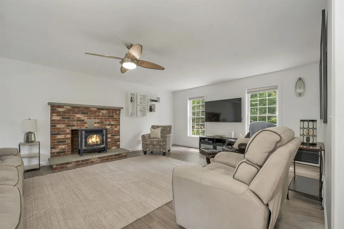 Photo of 537 Pingree Hill