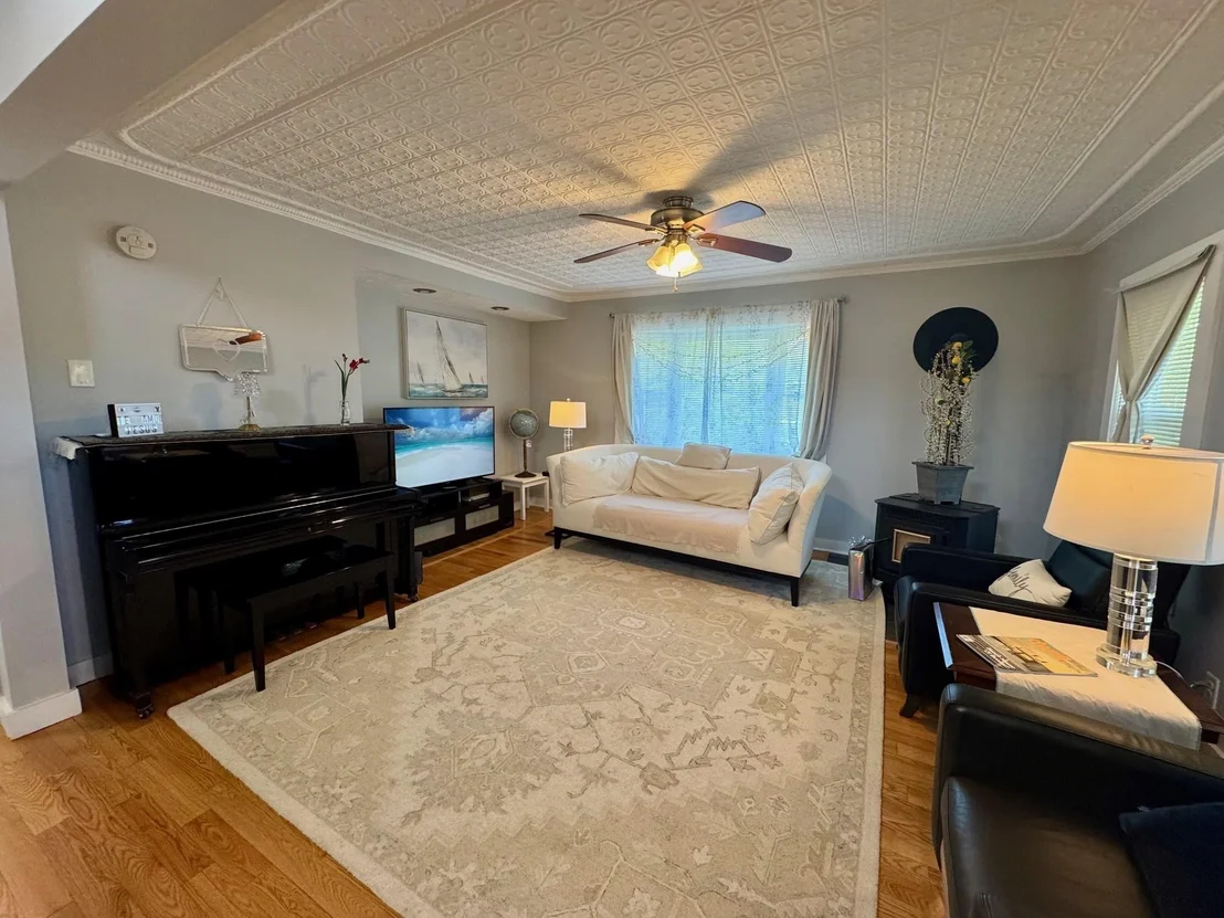 Photo of 42 Pine