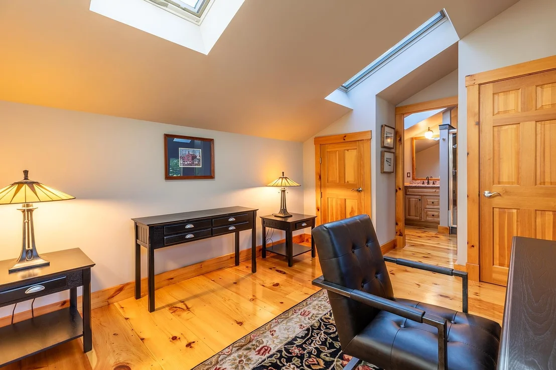 Photo of 426 Roaring Brook