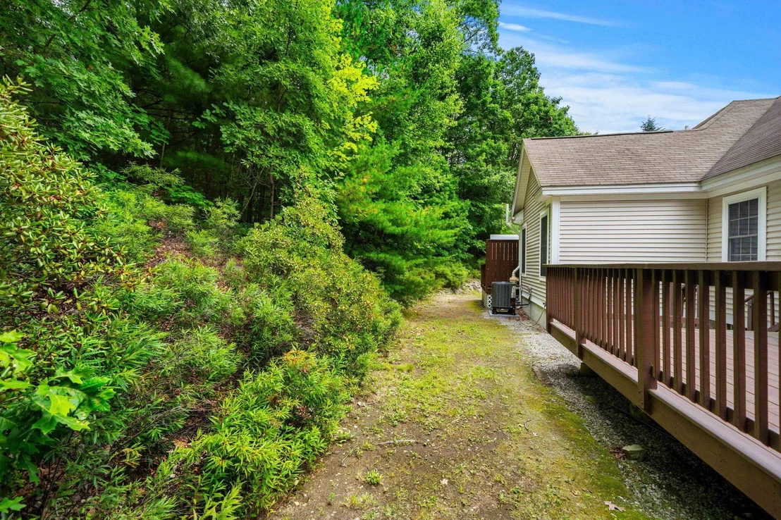 Photo of Unit 464 at 1465 Hooksett