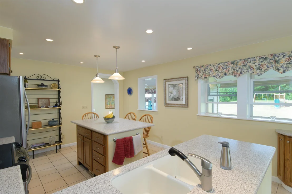 Photo of 2291 Bronson