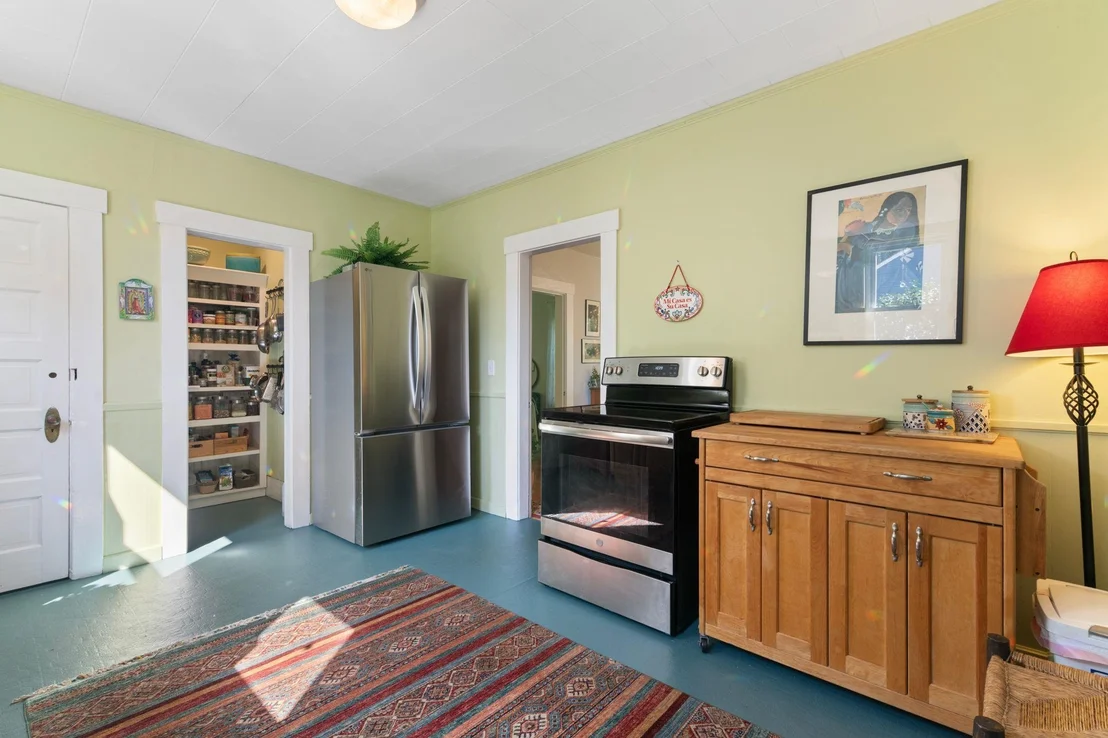 Photo of 19 Blakeslee