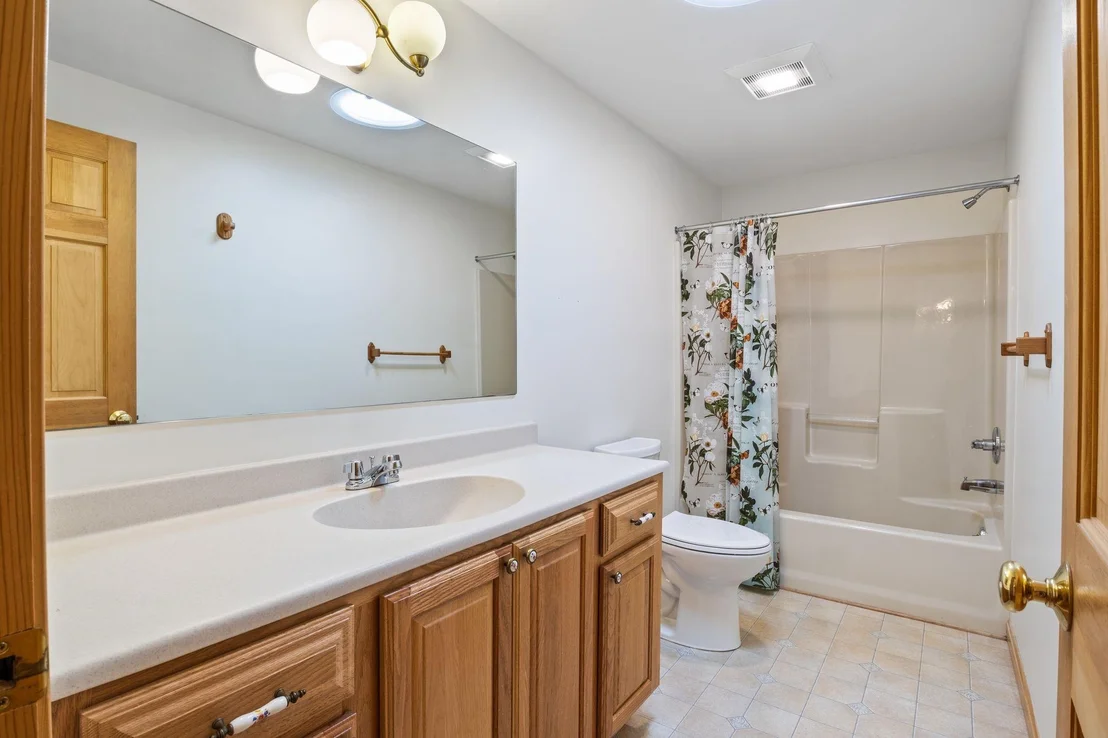 Photo of 22 Lakeside