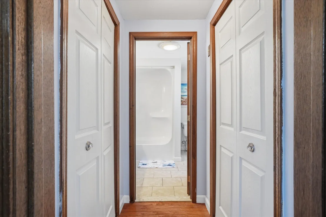 Photo of 11 Oriole