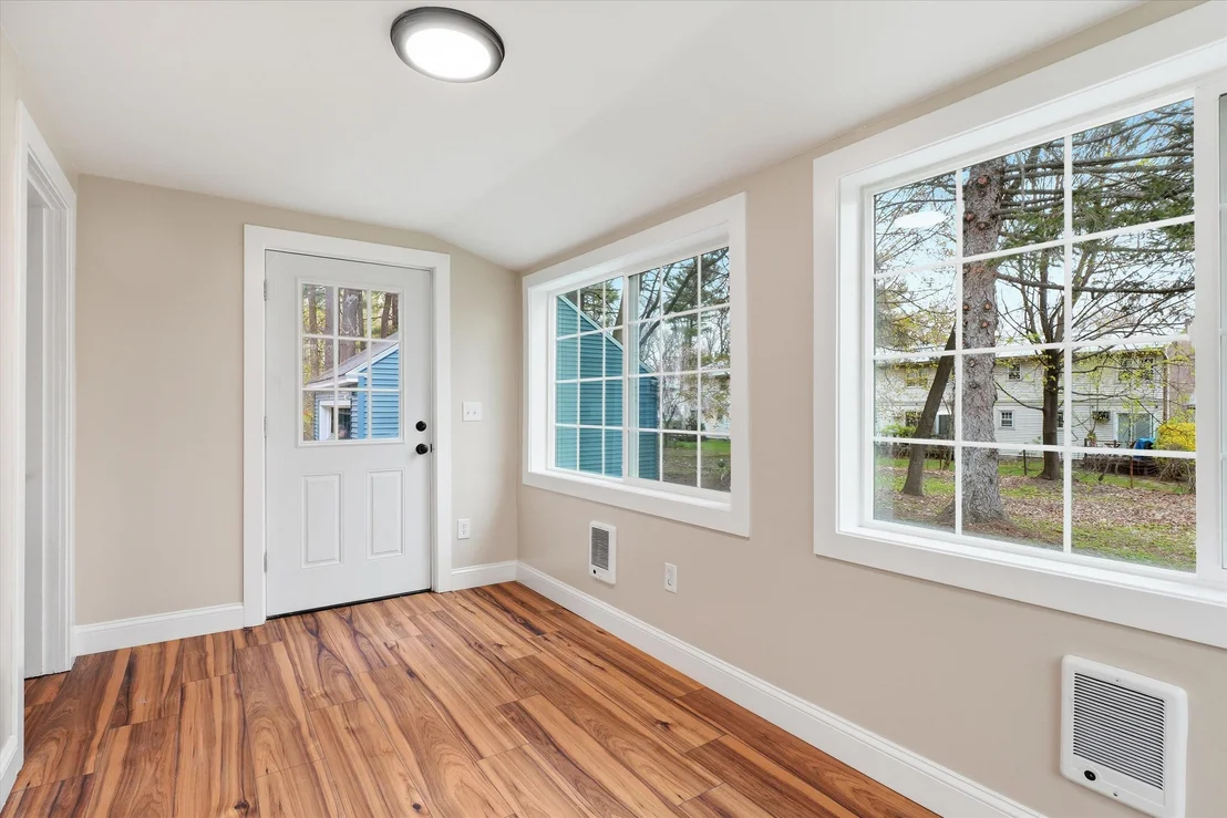 Photo of 293 Lawrence