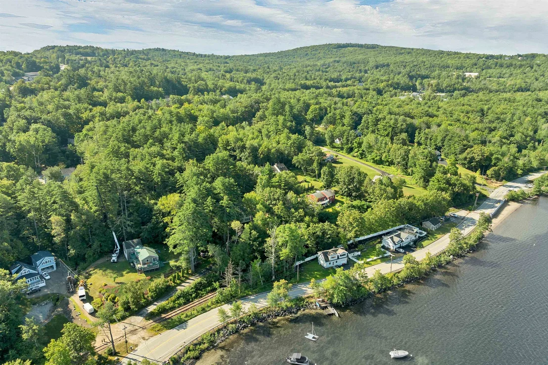 Photo of 10 Lakeview