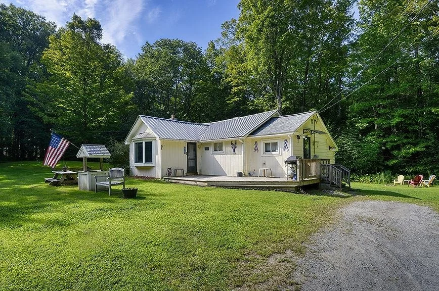 Photo of 552 Valley