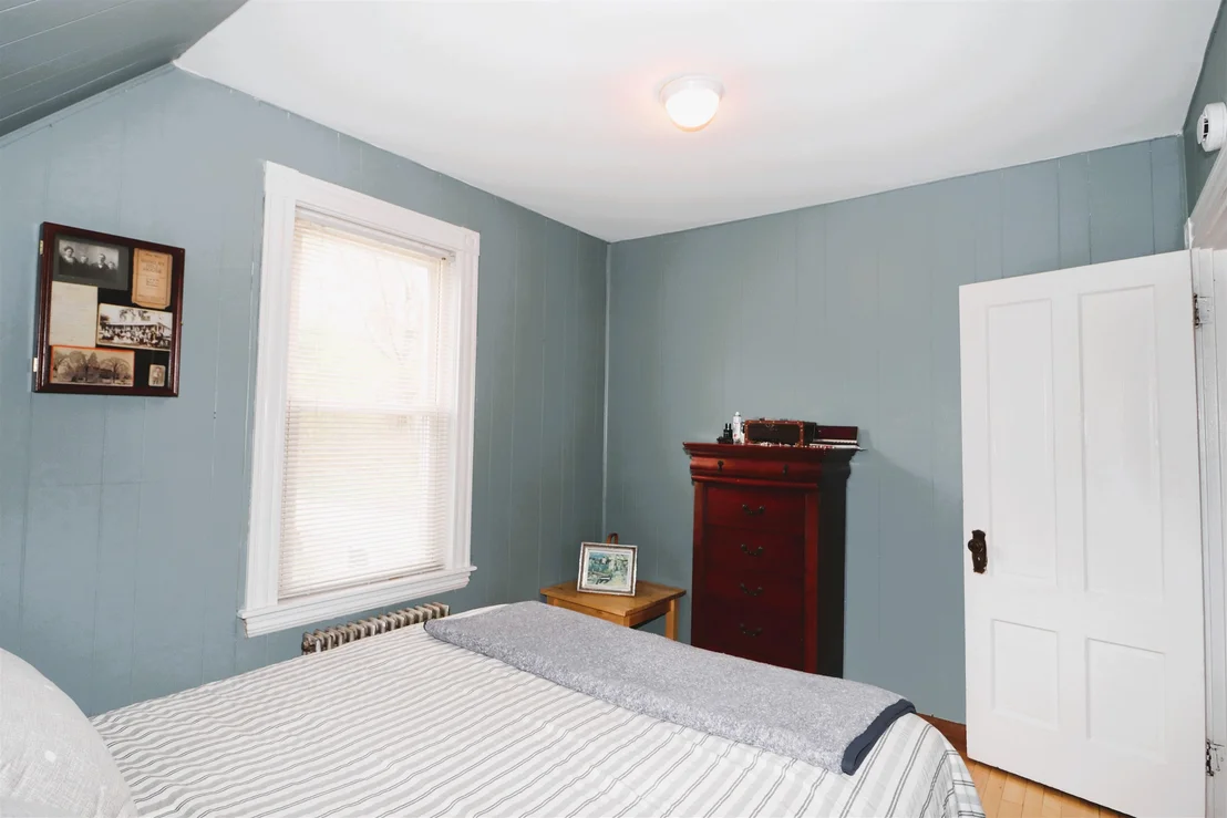 Photo of 348 Champlain