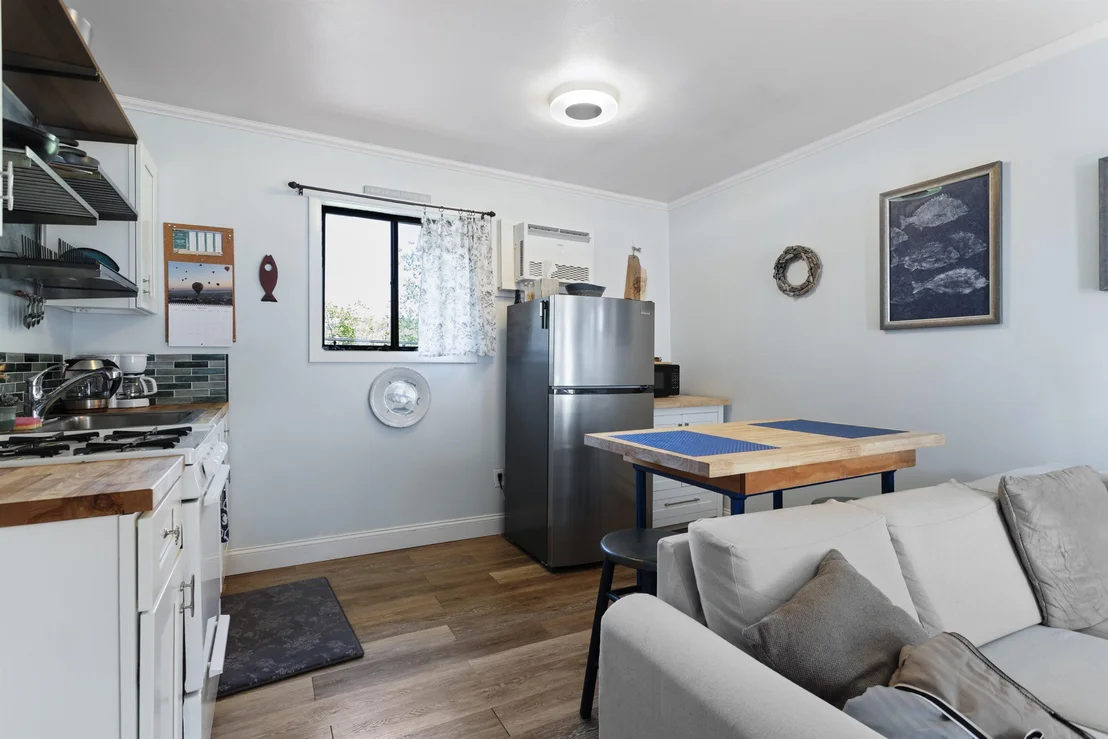 Photo of Unit 26 at 933 Ocean