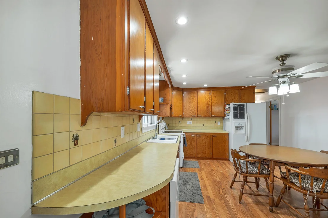 Photo of 21 Acton