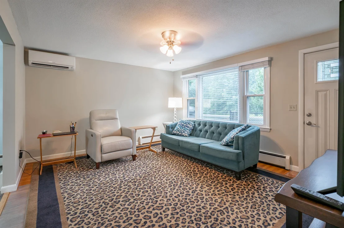 Photo of 490 Broad