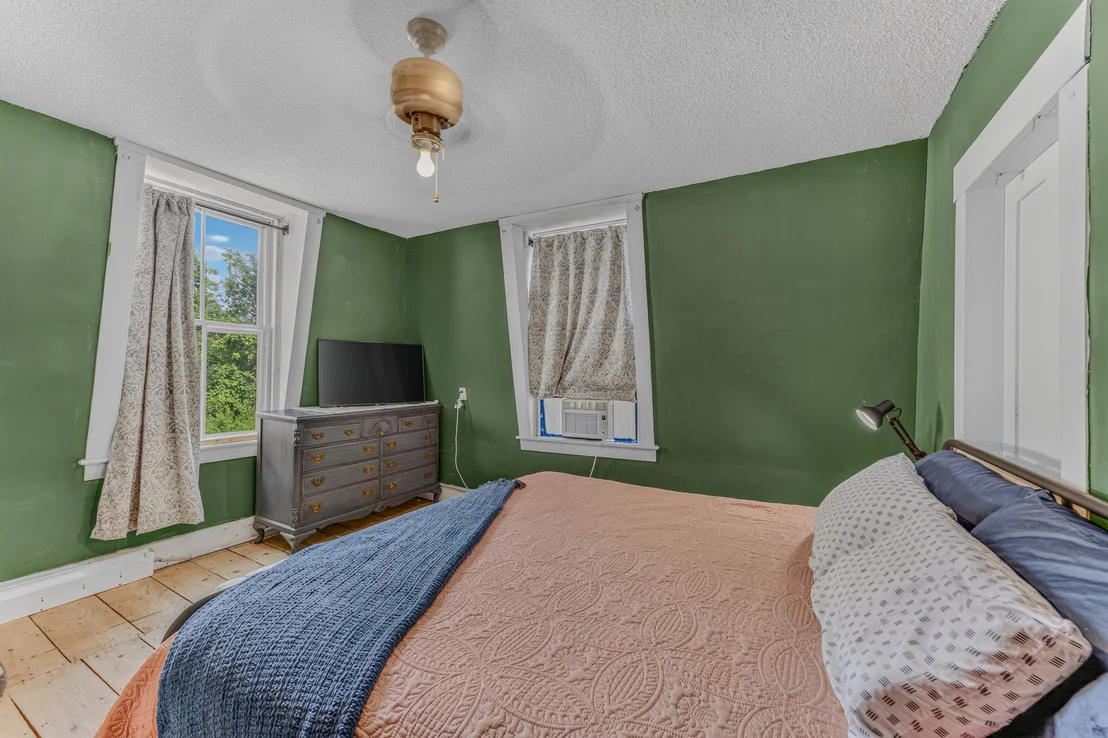 Photo of 59 S. Lunenburg