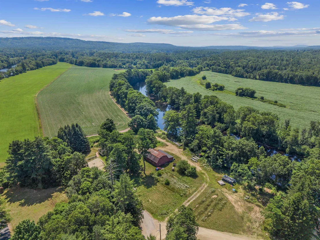 Photo of 385 Burnham Intervale