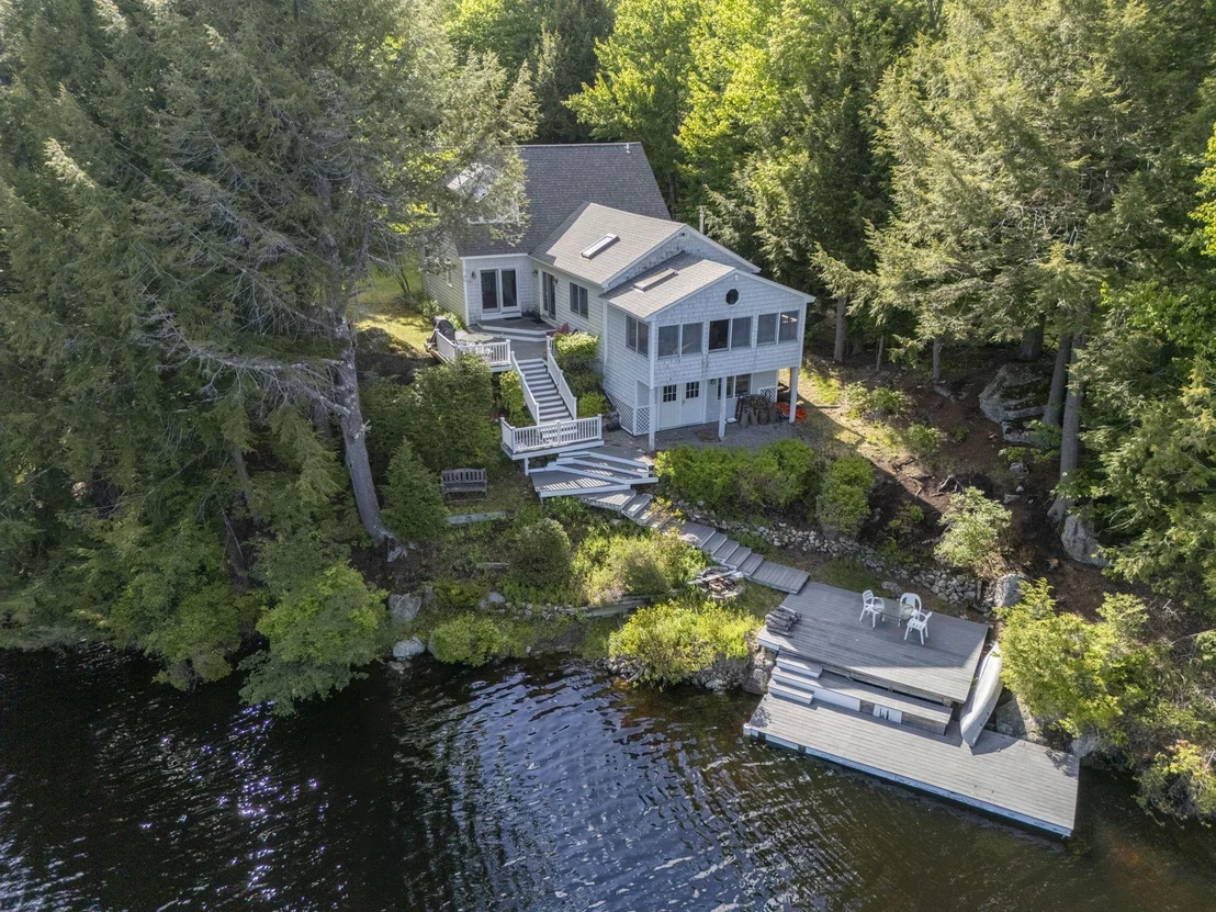Photo of 2221 Valley