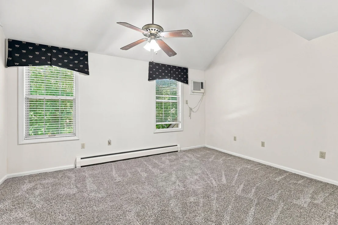 Photo of Unit 214 at 1465 Hooksett