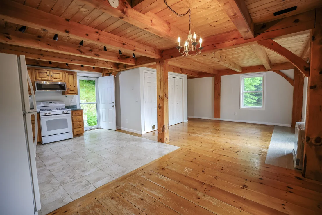 Photo of 570 Upper Meehan