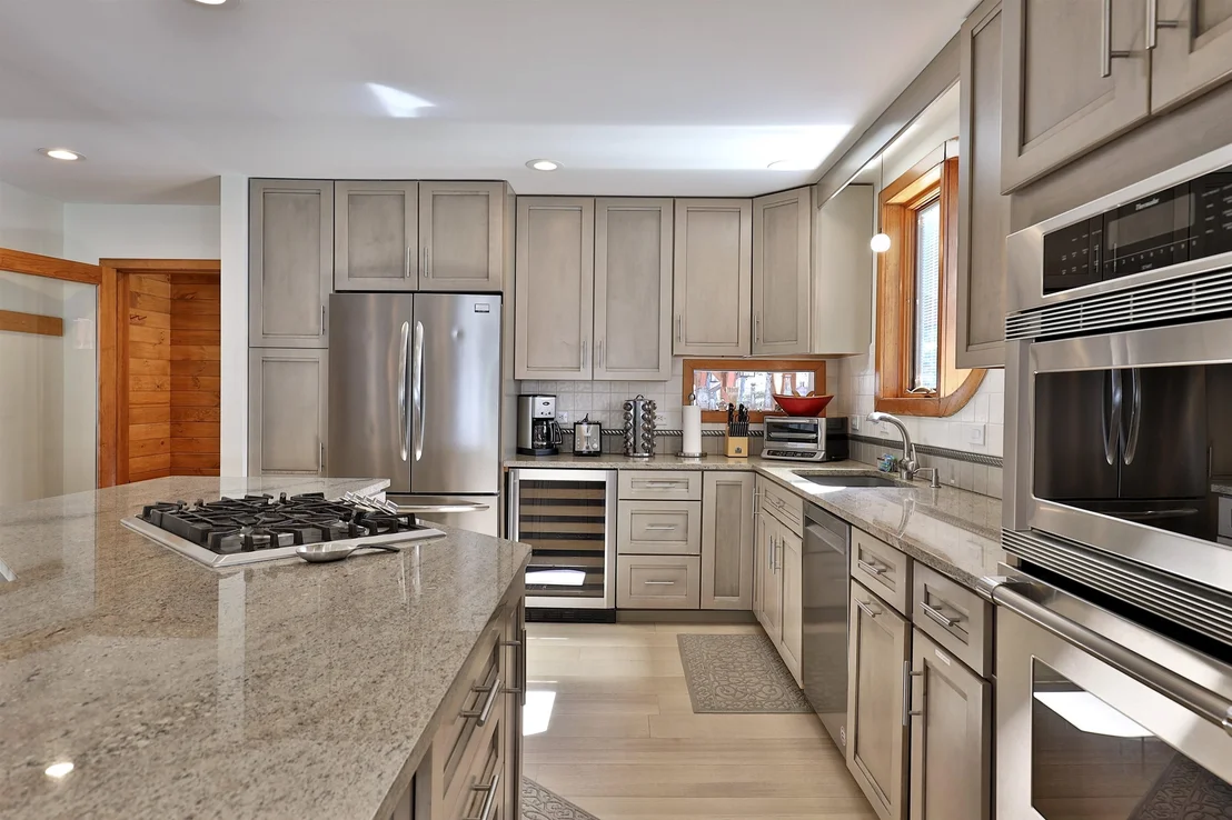 Photo of 426 Roaring Brook