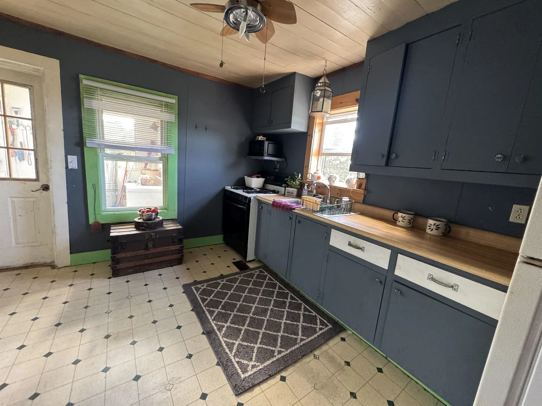 Photo of 166 Perley