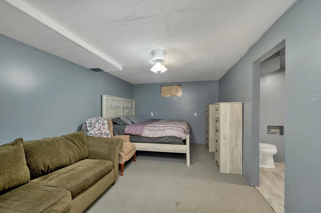 Photo of 3 Dennison