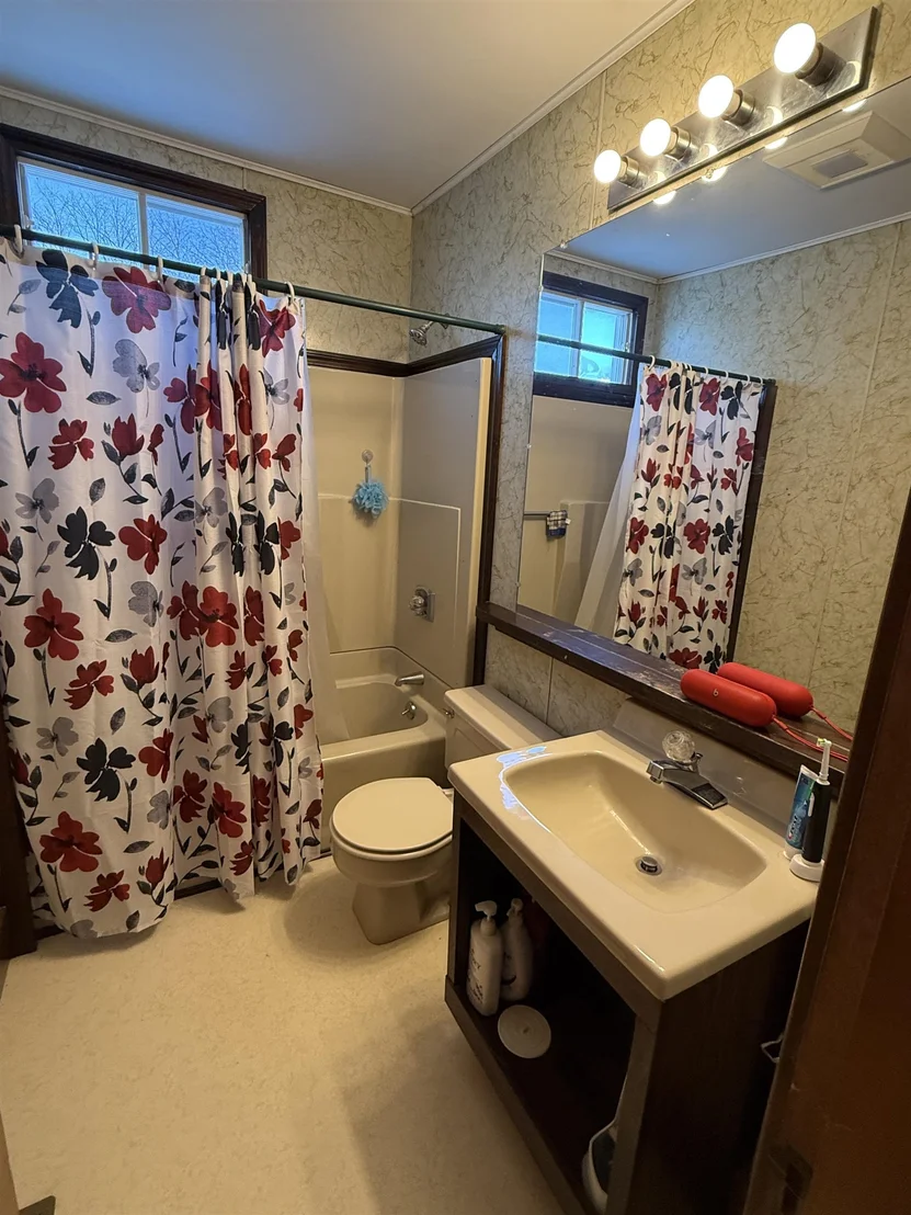 Photo of 220 Hall Stream