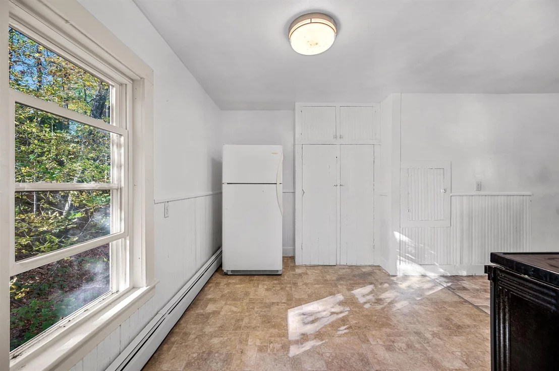 Photo of 21 River Road W