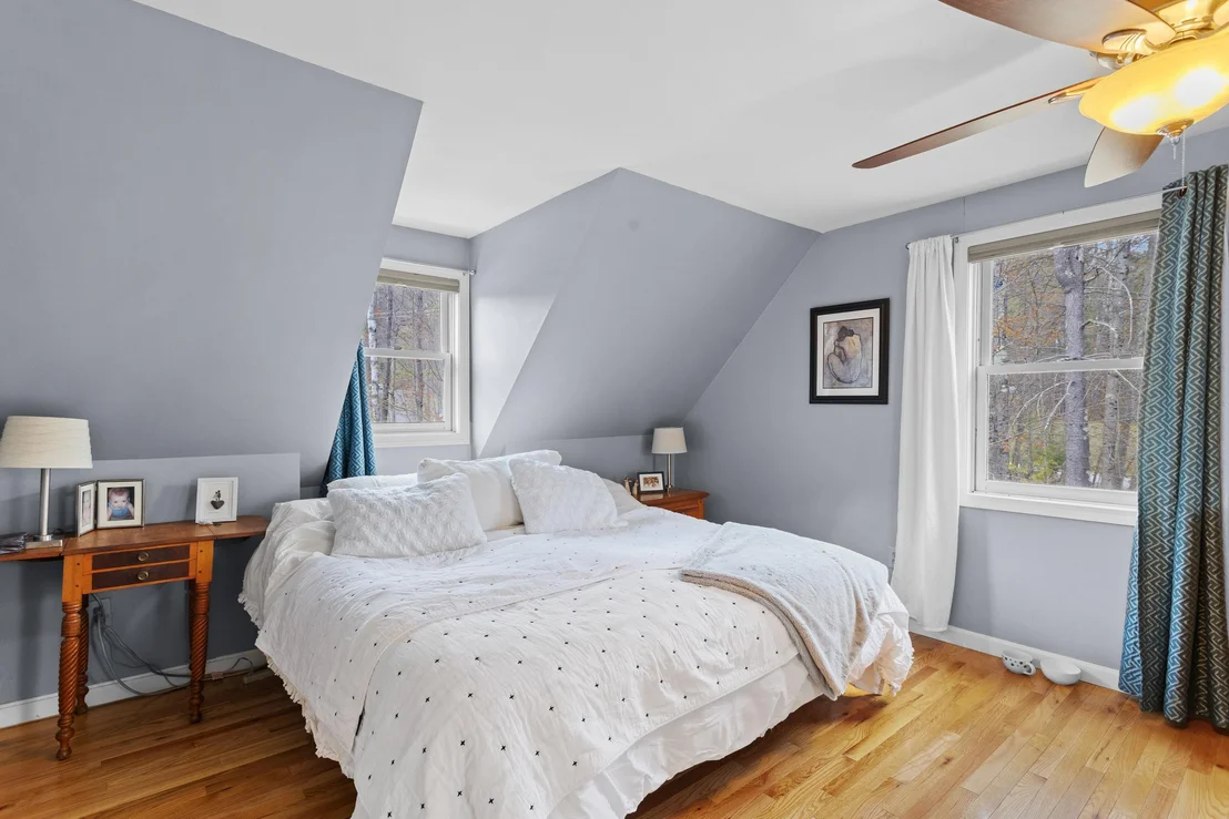 Photo of 345 Davison