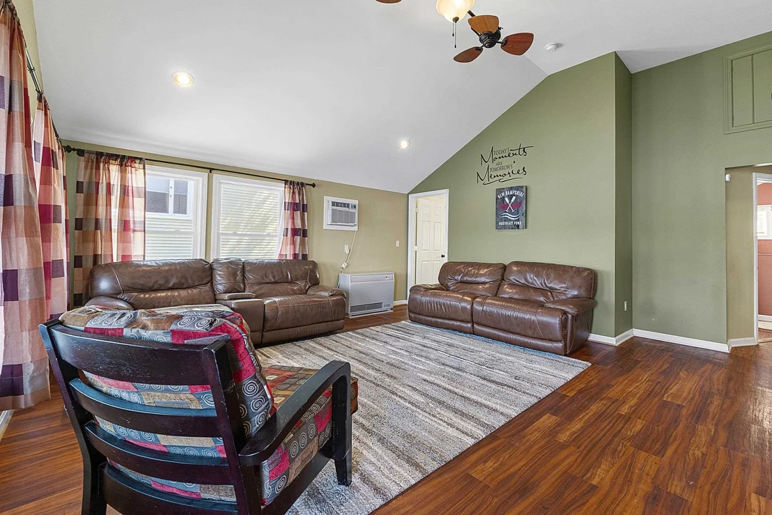 Photo of 6 Hideaway