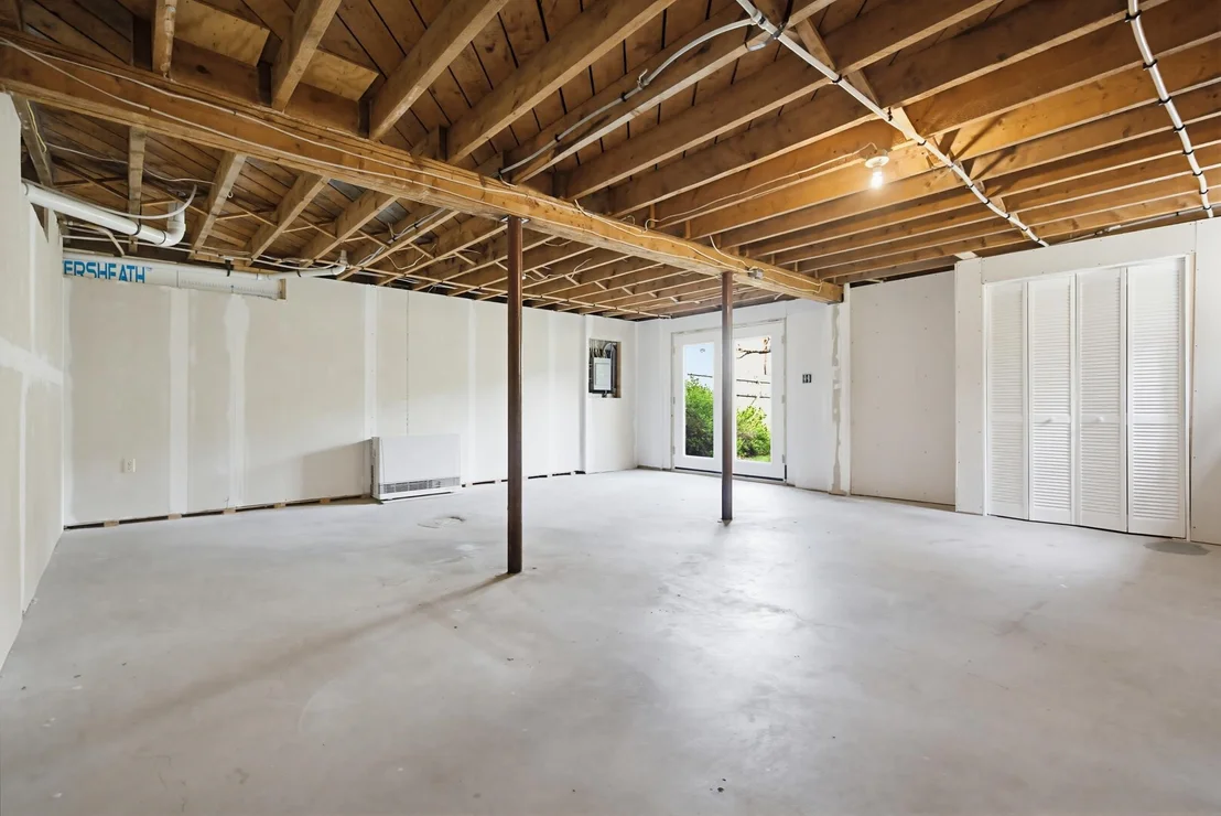 Photo of 84 New Hampton