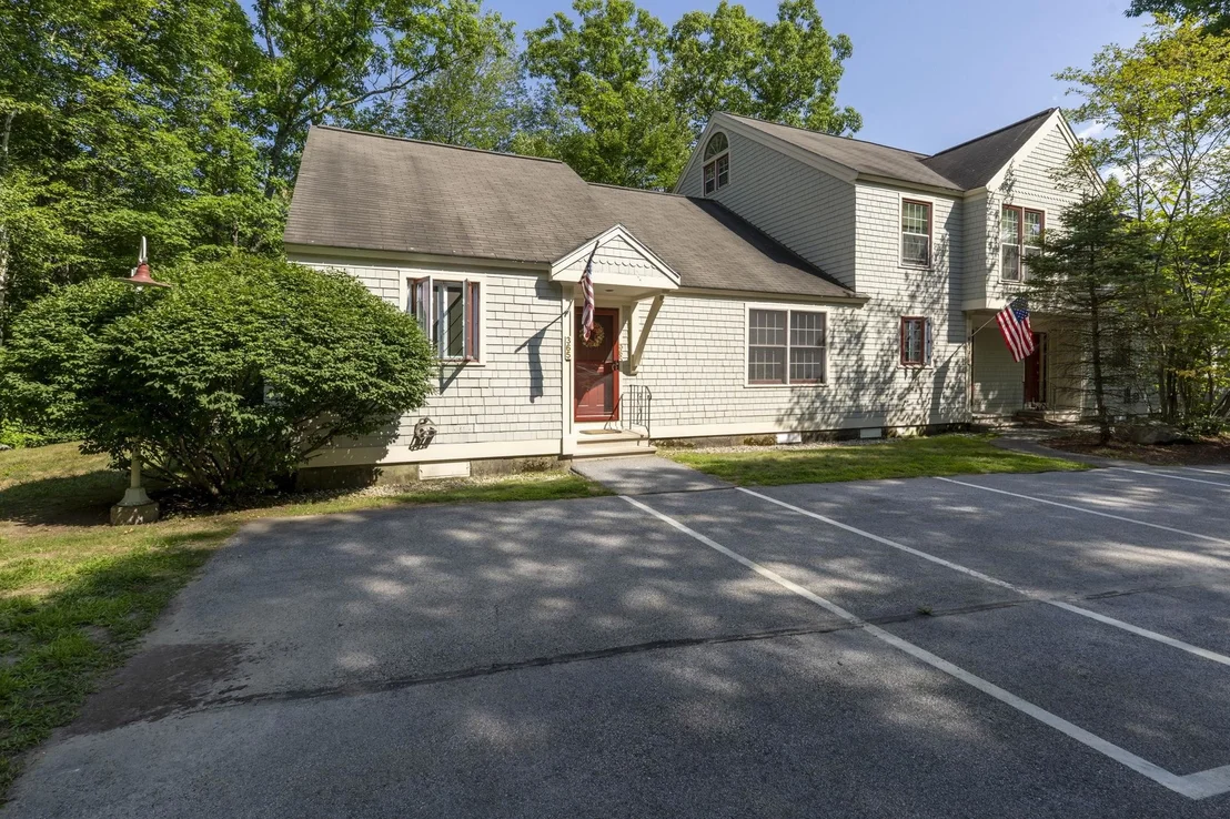 Photo of Unit 366 at 1465 Hooksett