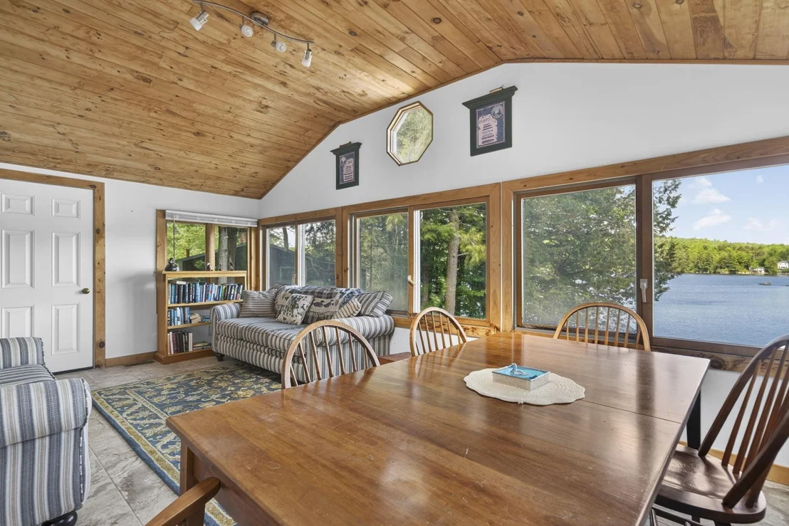 Photo of 2221 Valley