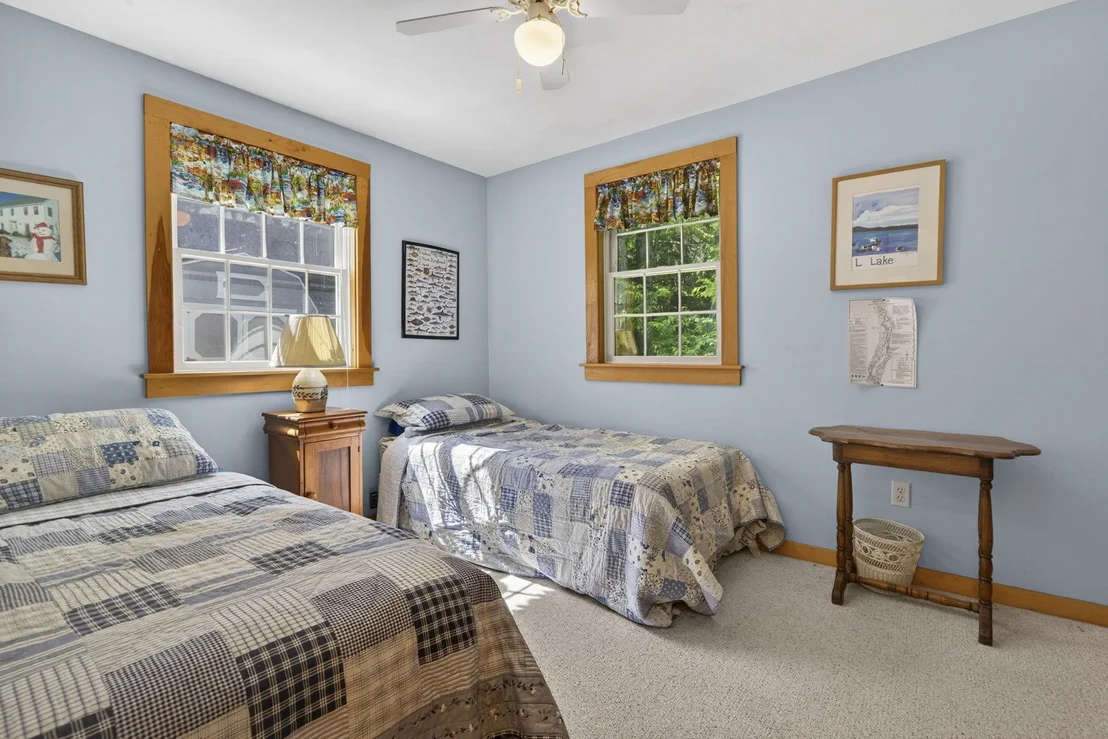 Photo of 2221 Valley