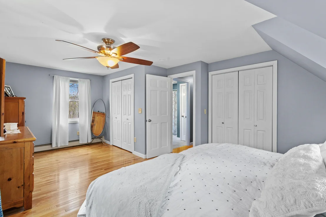 Photo of 345 Davison