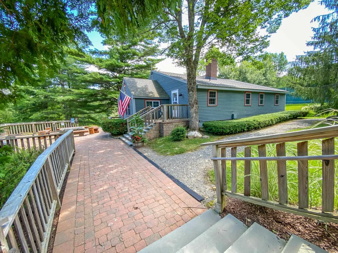 Photo of 15 Bears Den