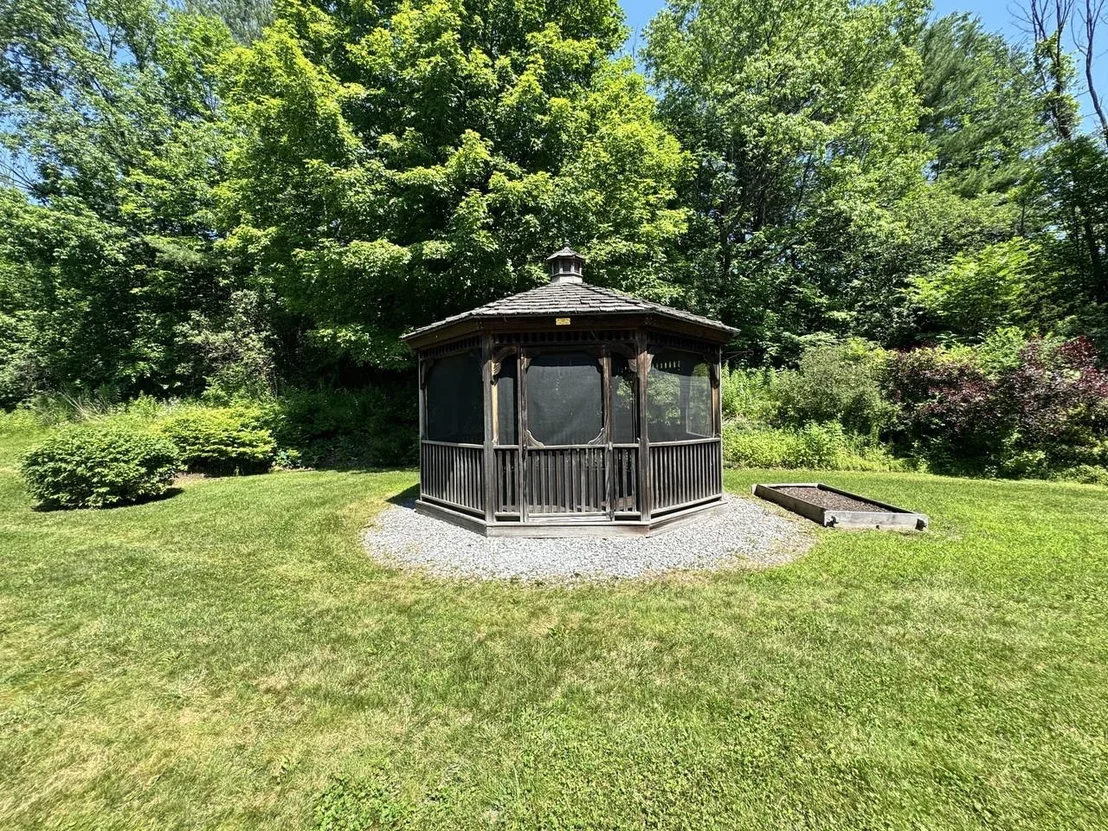 Photo of 240 Jericho