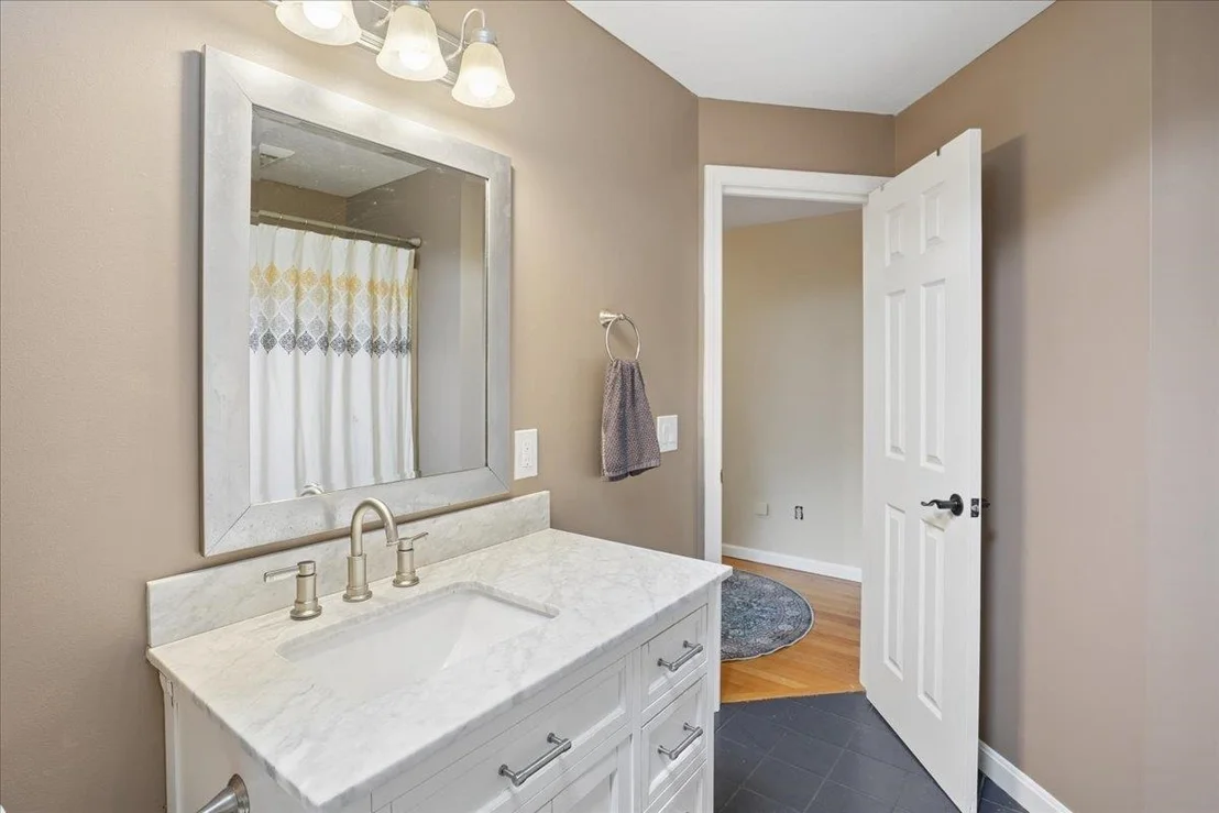 Photo of 72 Oakmont