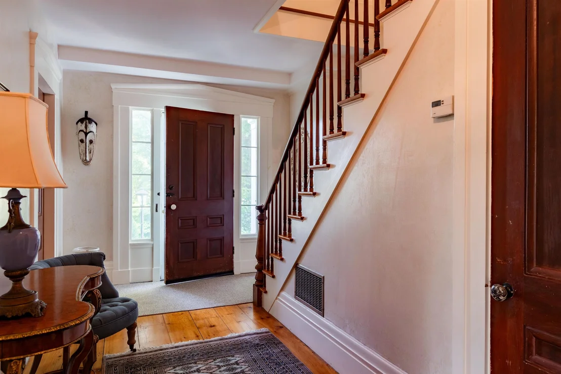 Photo of 888 Botsford