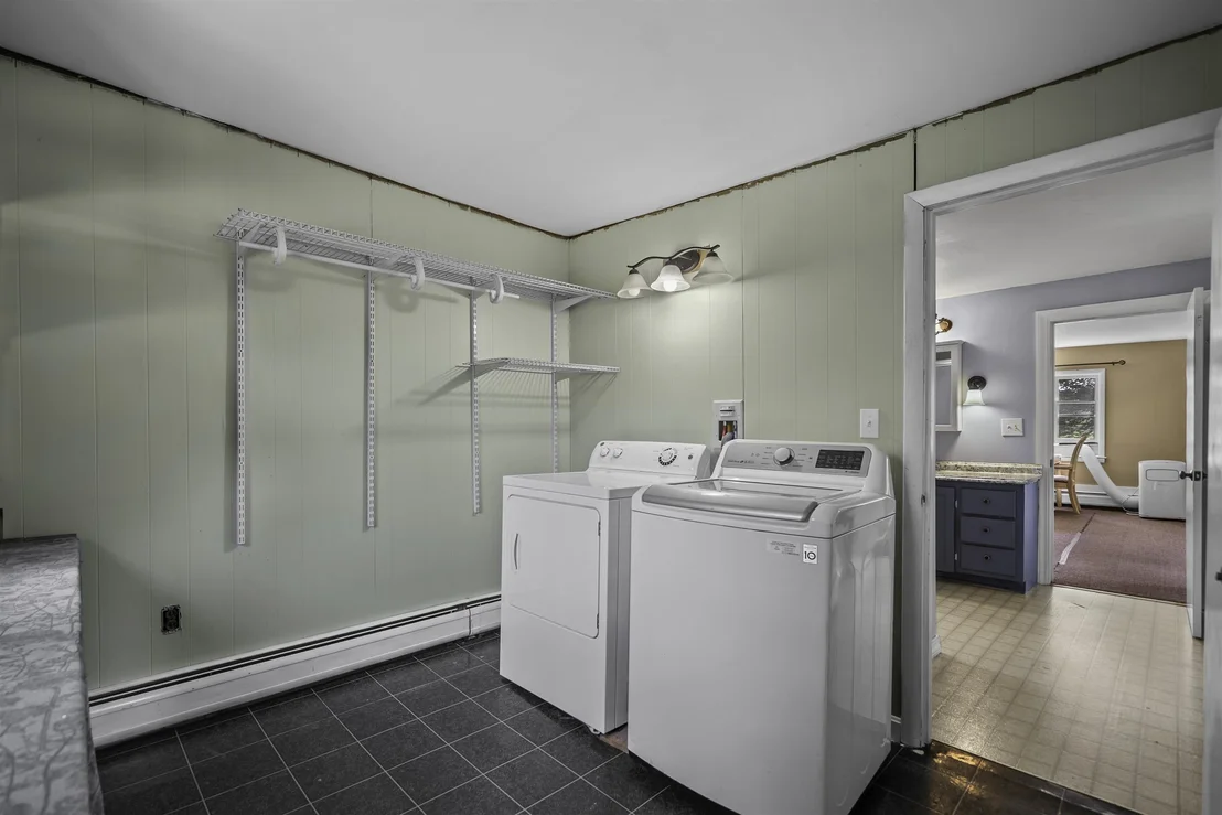 Photo of 385 Burnham Intervale