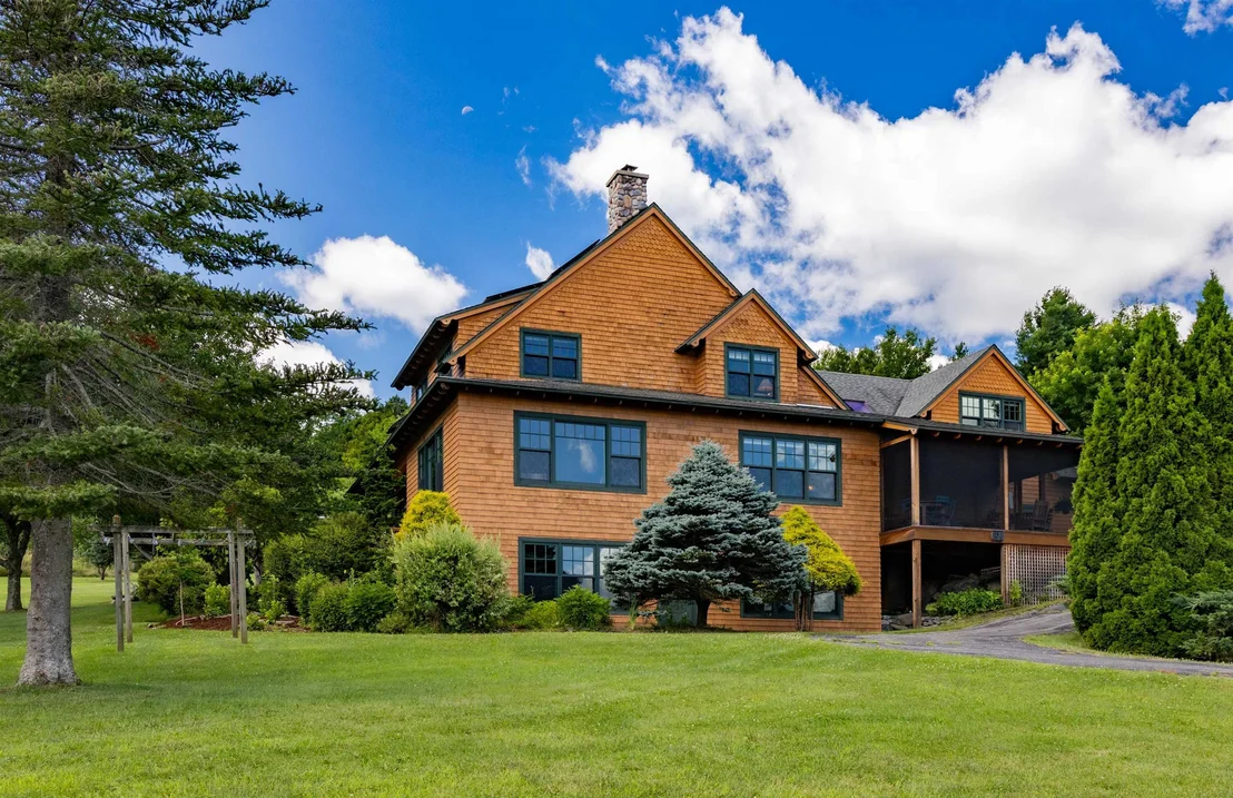 Photo of 947 Oak Hill