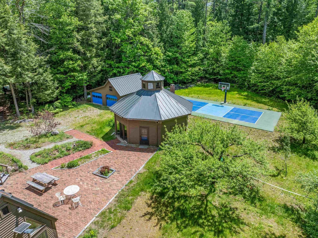 Photo of 47 Forest Pond