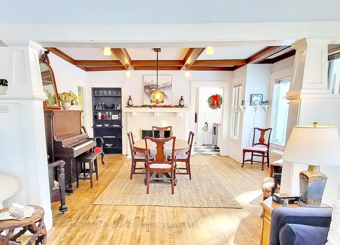 Photo of 2480 Main