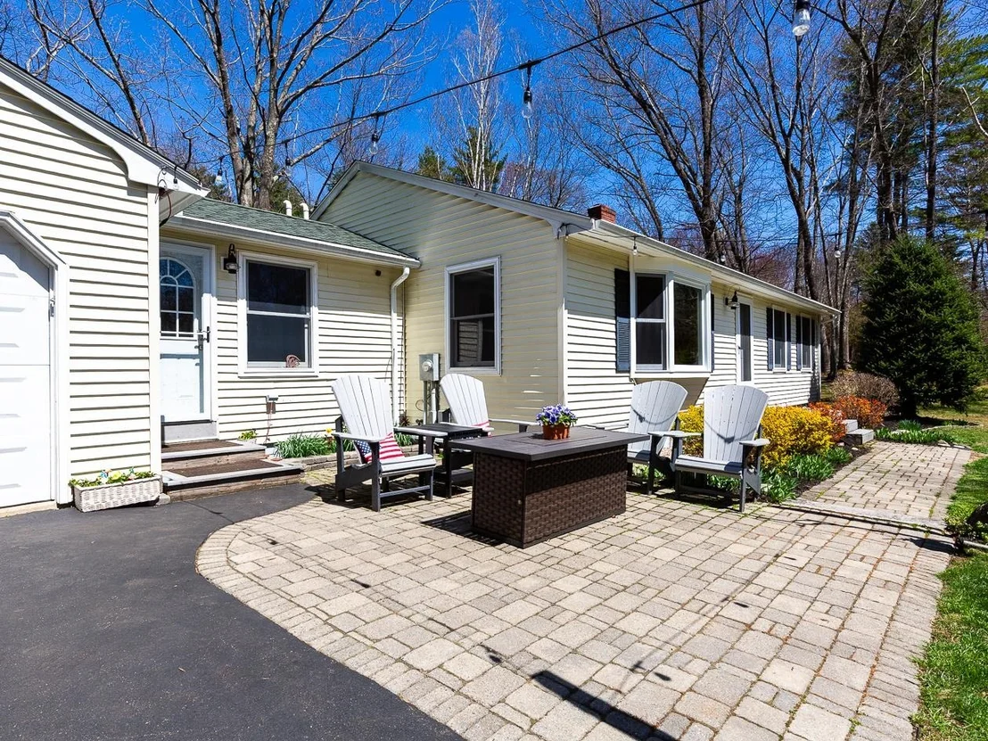Photo of 8 Laurel