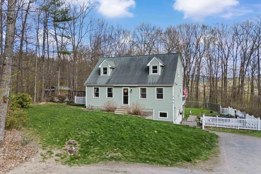 Photo of 345 Davison