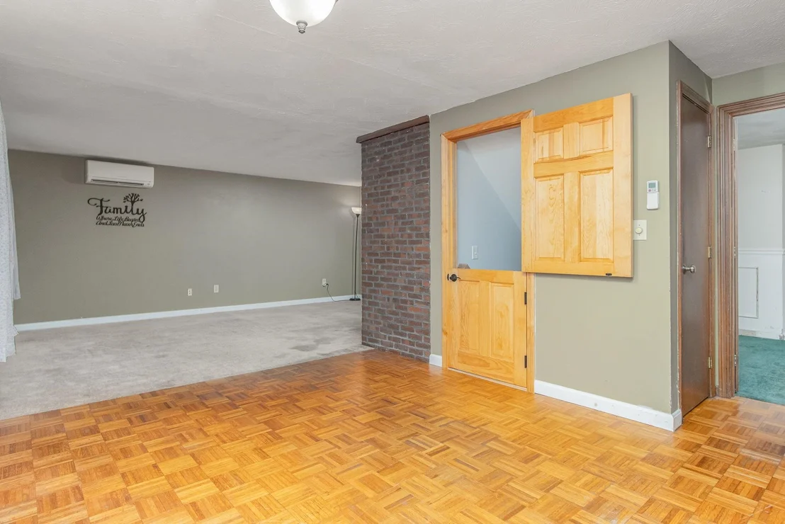 Photo of 20 Redfield